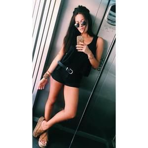 Meet your Posher, Daniela